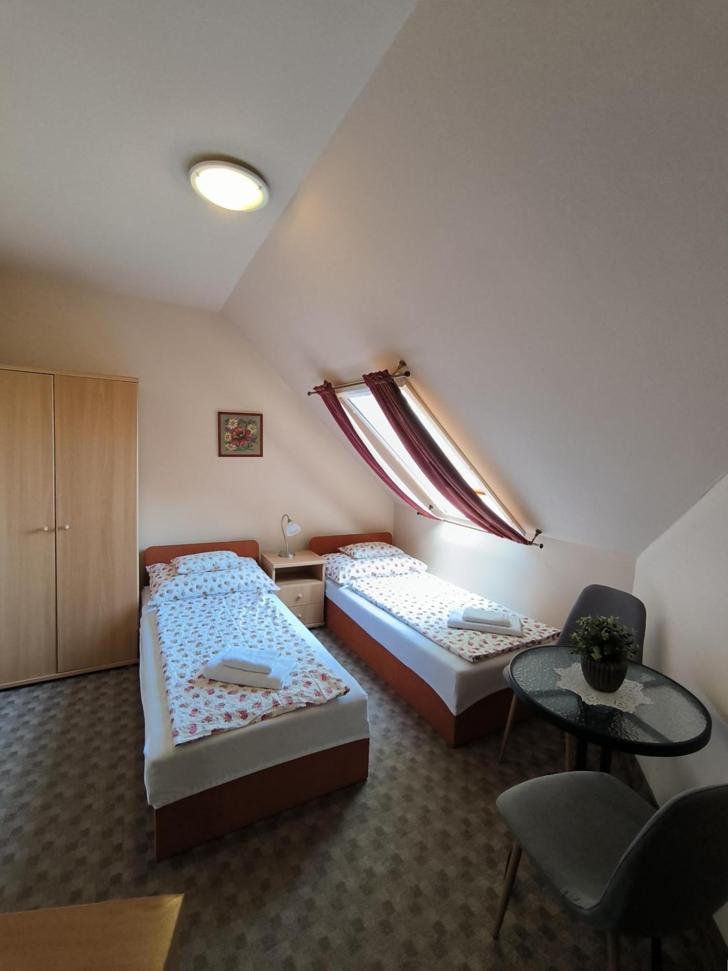 Bed and Breakfast Korona Panzio Балатонберийнь Екстер'єр фото